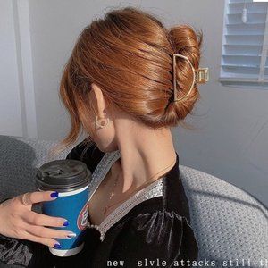 gold accent hair claw clip